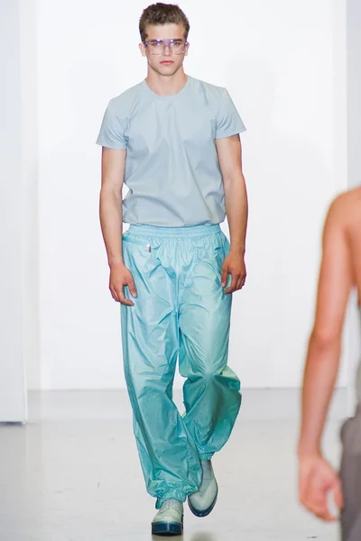 Look 8